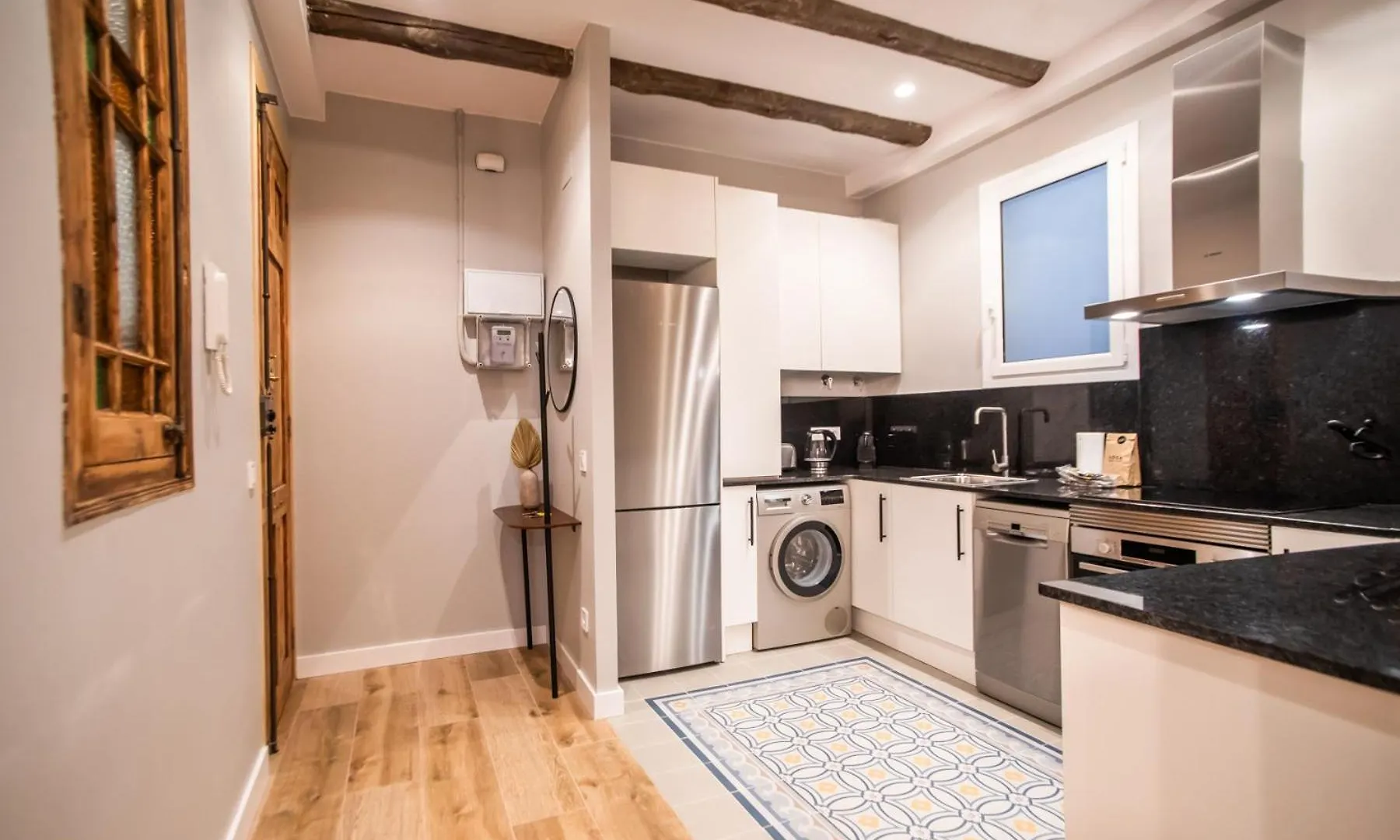 P3Mal1076- Beautiful 2Br Newly Refurbished Apartment Barcelona