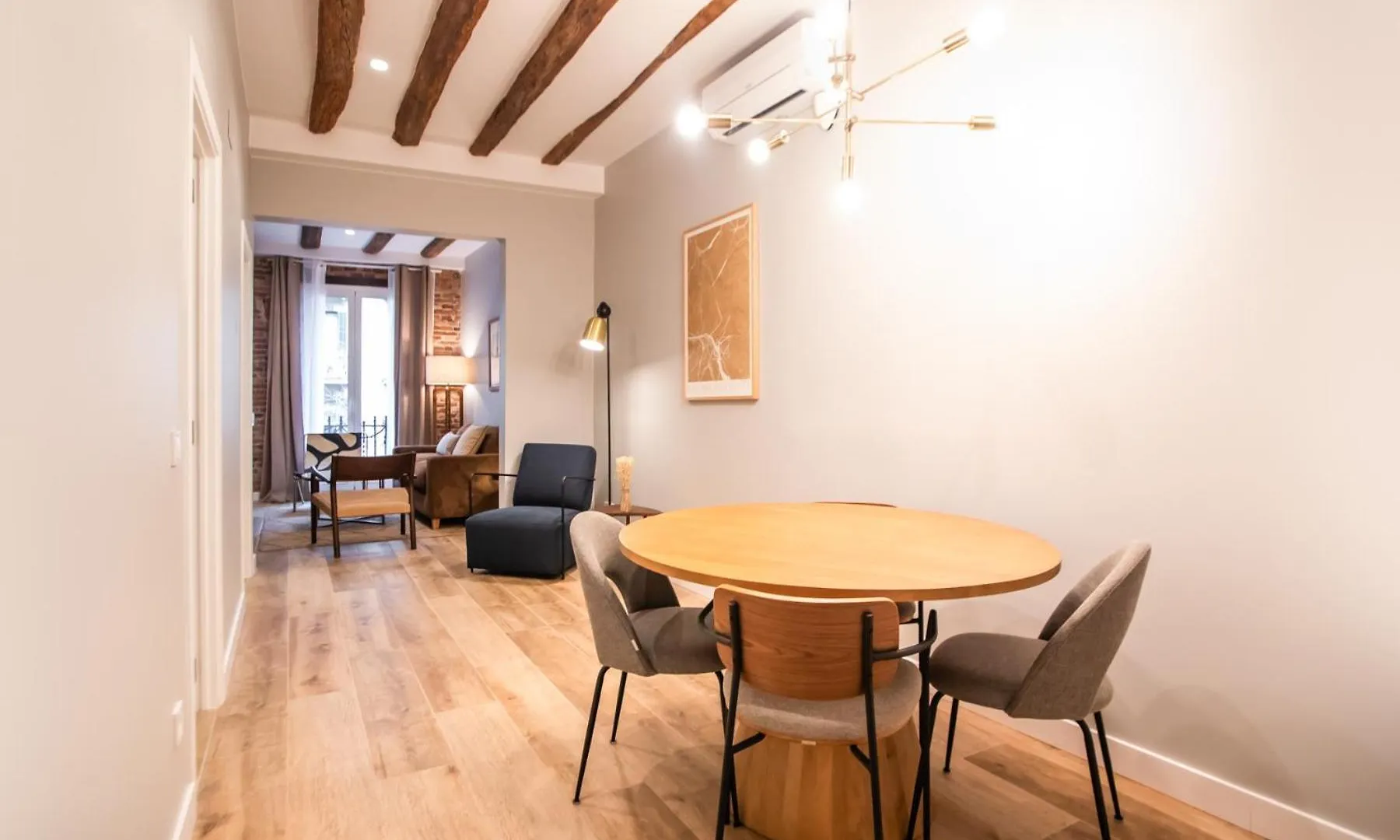 P3Mal1076- Beautiful 2Br Newly Refurbished Apartment Barcelona 0*,  Spain